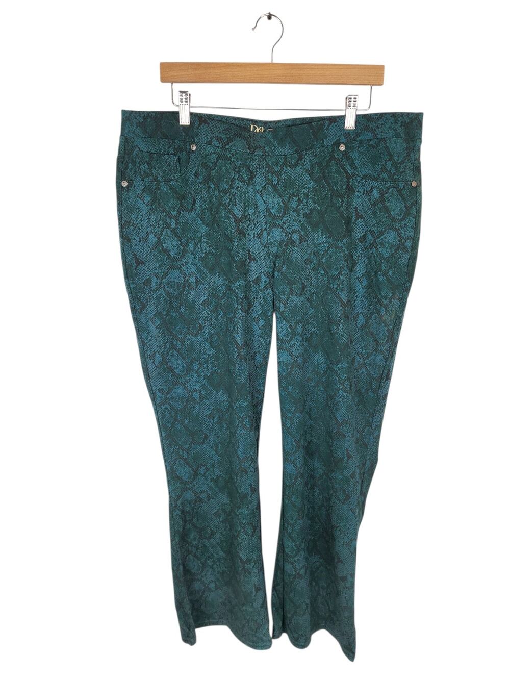 DG2 Diane Gilman Green Snake Print Pull On Boot Cut Pants Leggings Women's P1X